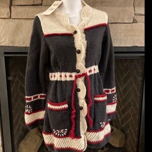 Newari hand knit alpaca cottage- core sweater NWT